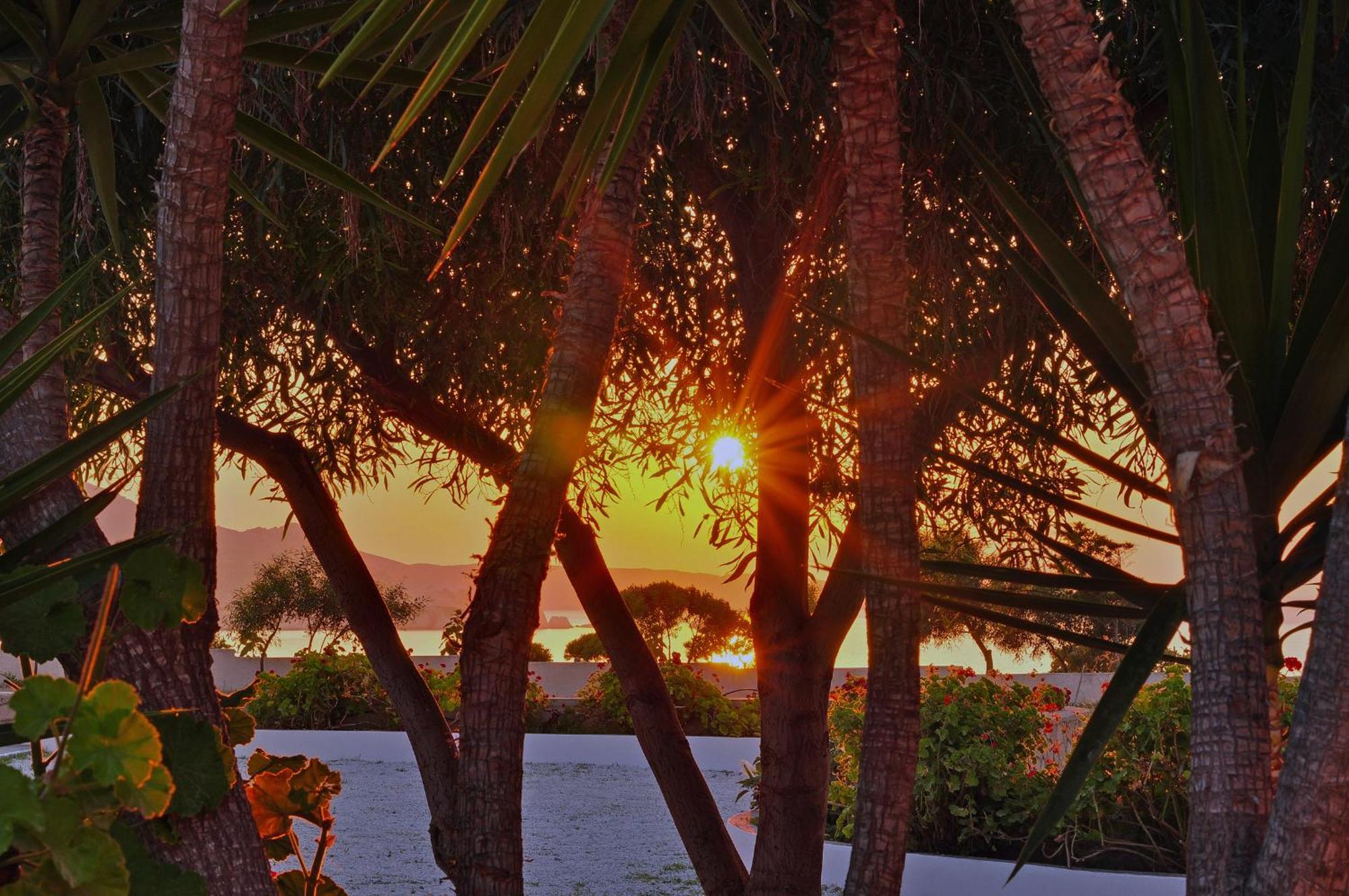 Agnanti View Hotel Pachaina Bagian luar foto