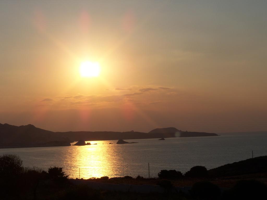 Agnanti View Hotel Pachaina Bagian luar foto