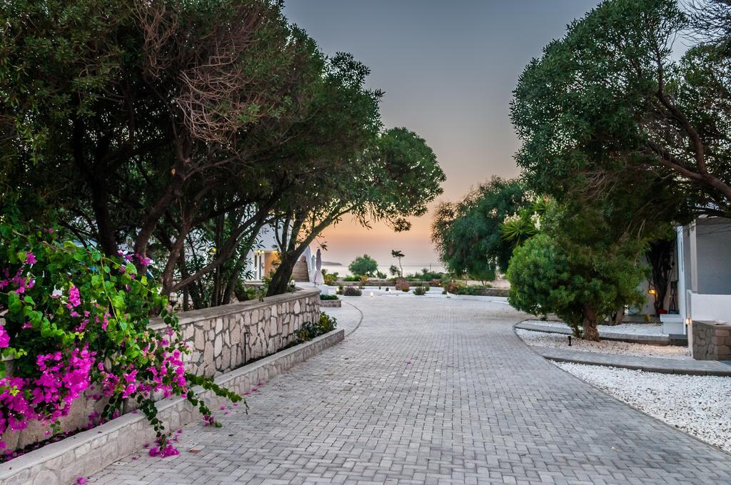 Agnanti View Hotel Pachaina Bagian luar foto
