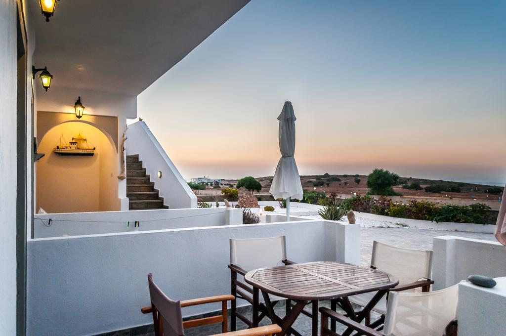 Agnanti View Hotel Pachaina Bagian luar foto