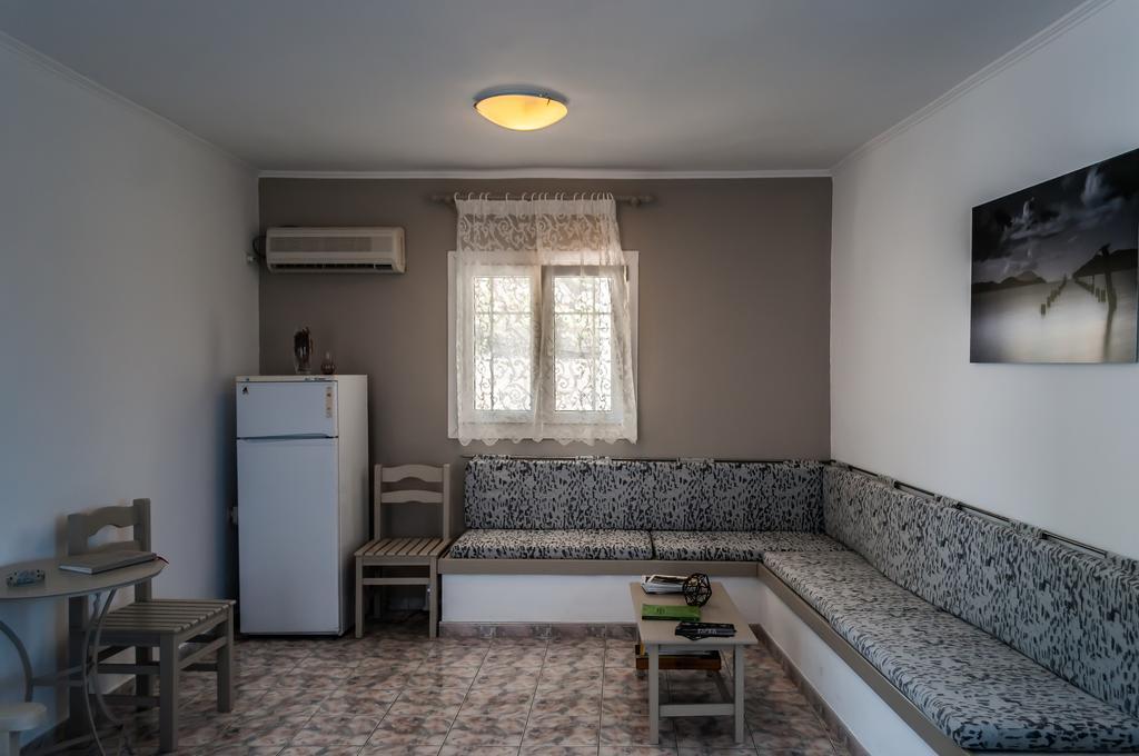 Agnanti View Hotel Pachaina Bagian luar foto