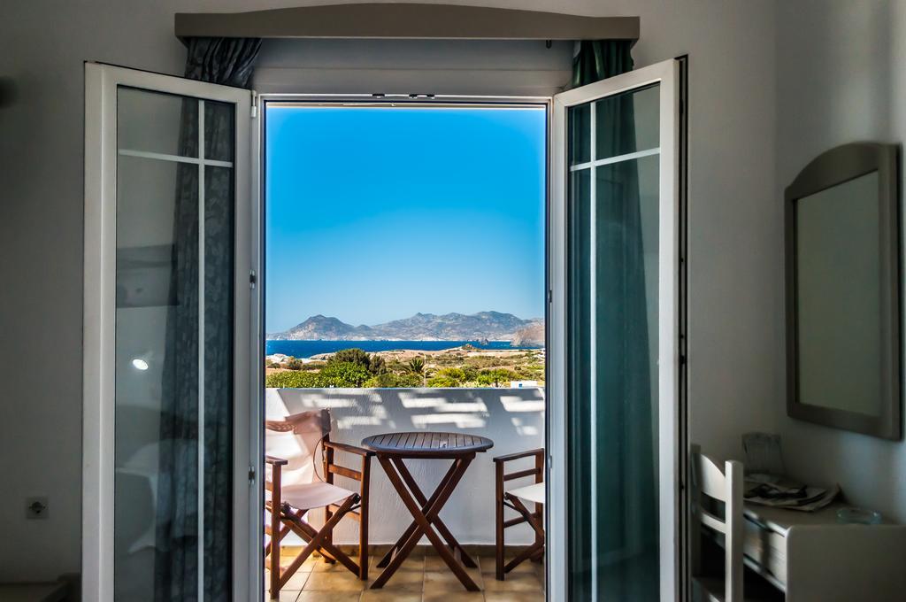 Agnanti View Hotel Pachaina Bagian luar foto